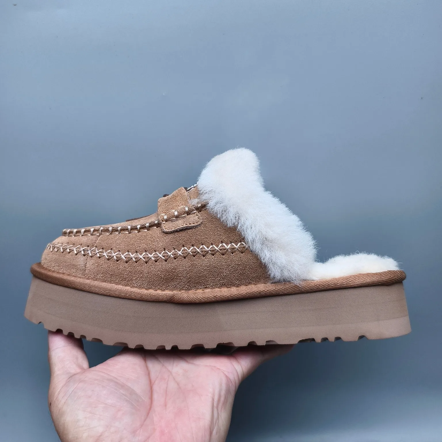 💰480 UGG sheepskin all-in-one snow boots 8260 lace-up thick-soled casual slippers Color: Maroon Antelope Brown Matching code: 35-40